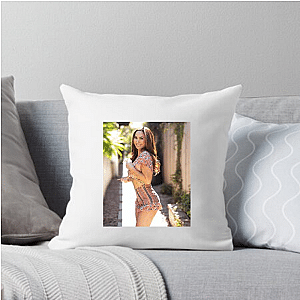 Body Transformation Coach Natalie Jill Pillows Cover
