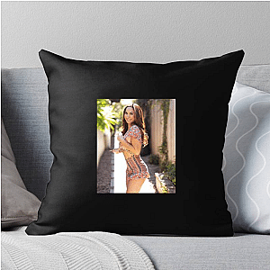 Body Transformation Coach Natalie Jill Pillows Cover
