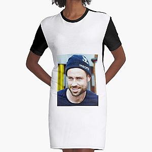 Knitwear Heads Delaney To New Heights Graphic T-Shirt Dress