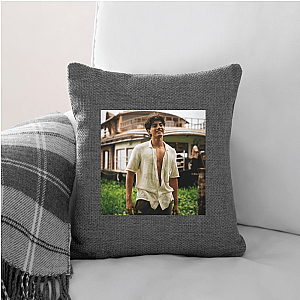 Nic Runs the Feed Nic Kaufmann Pillows Cover