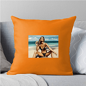 Soft Serve, Strong Game Nina Agdal Pillows Cover