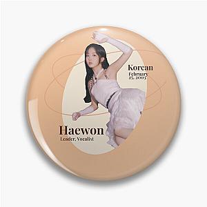 Nmixx Haewon"Ad Mare" O.O pure white polaroid pack logo Pin