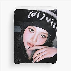 SULLYOON nmixx (KPOP)  Duvet Cover