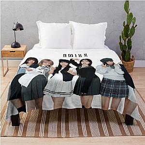 nmixx (KPOP)  Throw Blanket