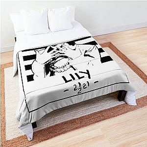 NMIXX Lily Silhouette Black and White Comforter