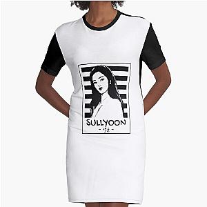 NMIXX Sullyoon Silhouette Black and White Graphic T-Shirt Dress