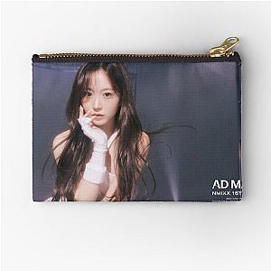 NMIXX HAEWON ‘O.O’ Zipper Pouch