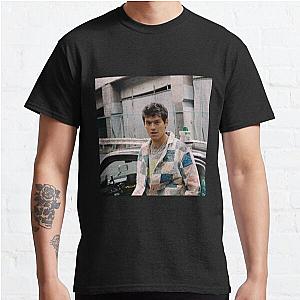 Omar Apollo Street Pic   Classic T-Shirt