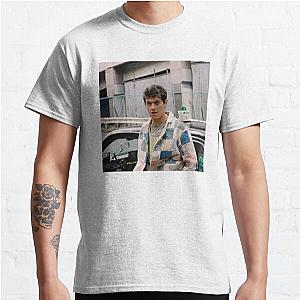 Omar Apollo Street Pic Classic T-Shirt