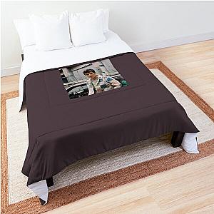 Omar Apollo Street Pic   Comforter