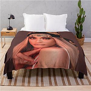Pabllo Vittar Throw Blanket