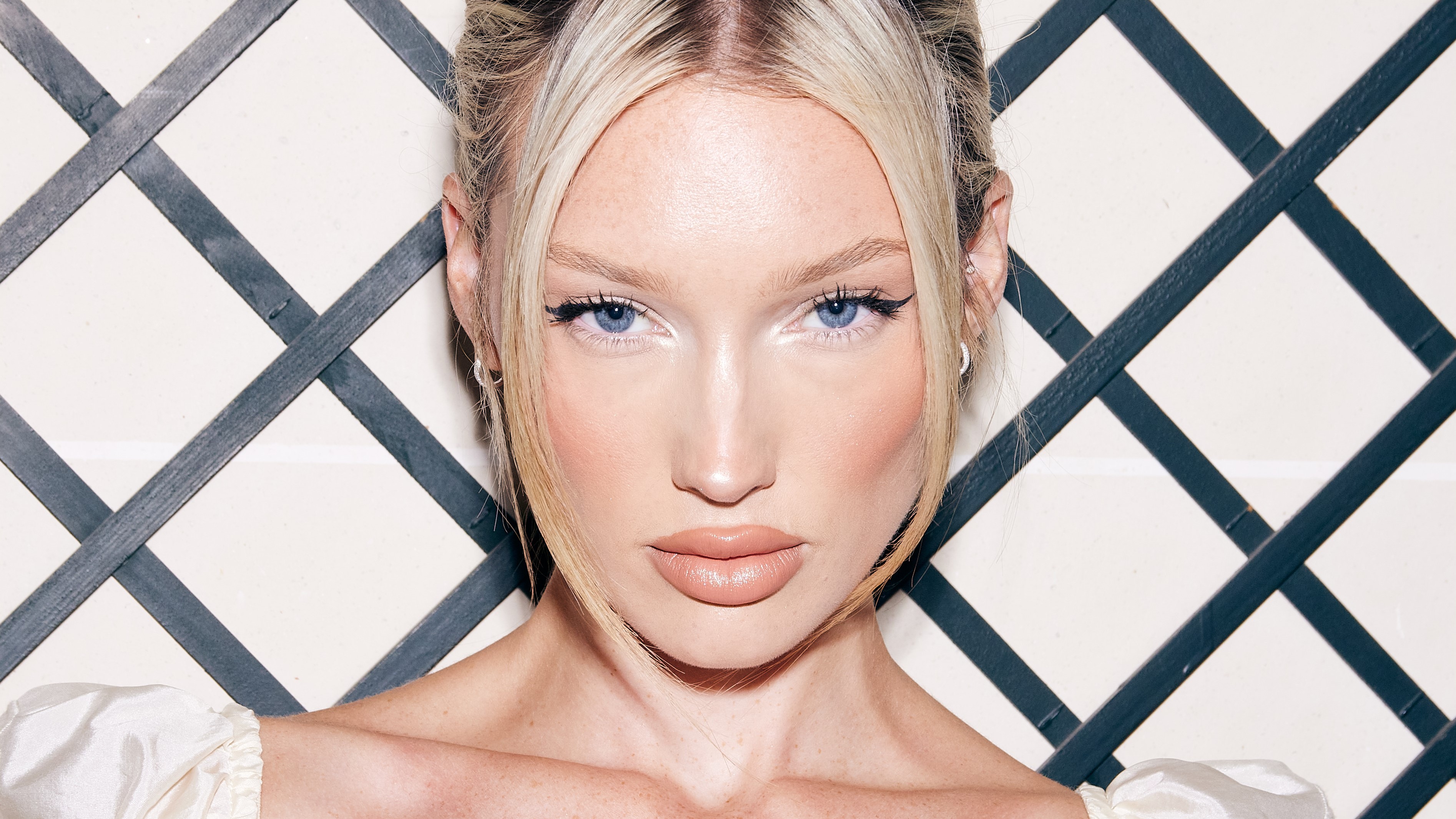 Shop Like a Star: Discover the Meredith Duxbury Official Collection!