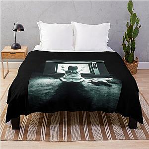 Der Poltergeist  	 Throw Blanket