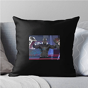 Quinn "Moose" Quinn Ojinnaka Pillows Cover