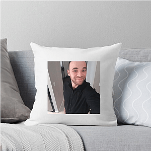 Pratt-Approved Style Quinn Pratt Pillows Cover