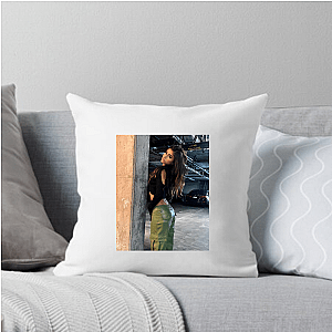 Rayna Moves in Silence Rayna Vallandingham Pillows Cover