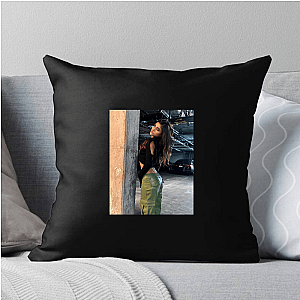 Rayna Moves in Silence Rayna Vallandingham Pillows Cover