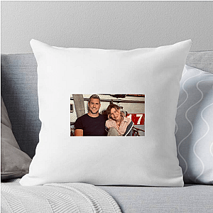 Zellweger Knows the Script Renee Zellweger Pillows Cover
