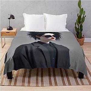 Robert Smith is a girl Throw Blanket