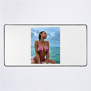 Desert Queen – Ray Edition Sahara Ray Mouse Pads