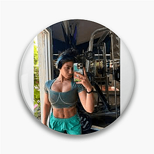 Fitness Influencer Star Sara Saffari Pins