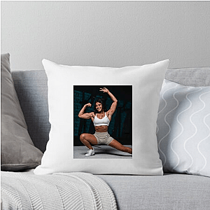 Digital Fitness Trendsetter Sara Saffari Pillows Cover