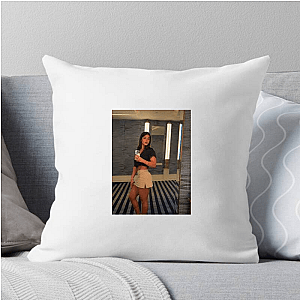 Gym Lifestyle Creator Sara Saffari Pillows Cover