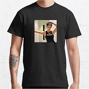 Social Media Workout Icon Sara Saffari T-Shirts