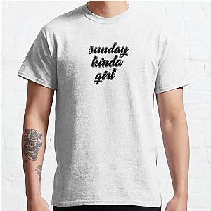 Sunday kinda girl Classic T-Shirt RB0701