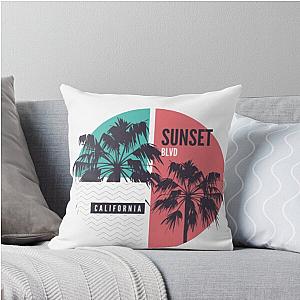 Kasane - Scarlet Nexus Classic 80s T-Shirt Throw Pillow