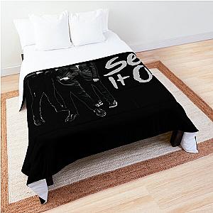 Set it off band black and white group photo Comforter