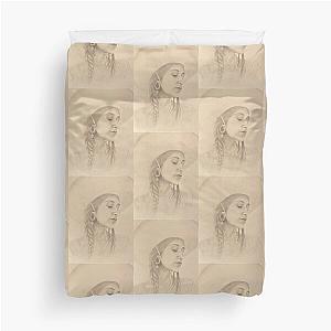 Sierra Elizabeth Ferrell original graphite portrait by lizzie yeehaw Duvet Cover