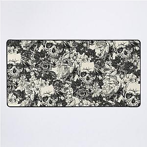 HALLOWEEN SKULLS AND FLOWERS 1 Desk Mat