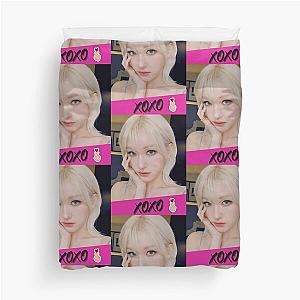 Jeon Somi Ennik Duvet Cover