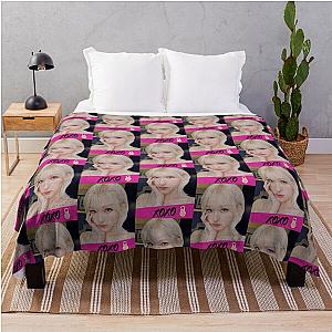 Jeon Somi ( Ennik ) Throw Blanket