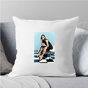 Fierce Flame – Sophie Skelton Sophie Skelton Pillows Cover