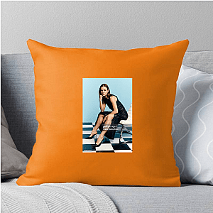 Fierce Flame – Sophie Skelton Sophie Skelton Pillows Cover