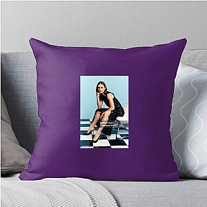 Fierce Flame – Sophie Skelton Sophie Skelton Pillows Cover