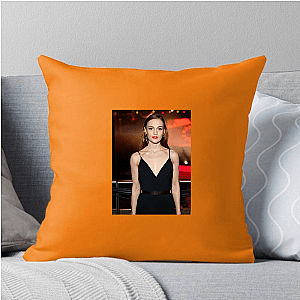 Sophie Mode: Unbothered Sophie Skelton Pillows Cover