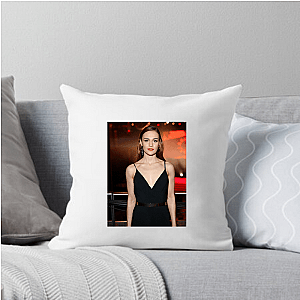 Sophie Mode: Unbothered Sophie Skelton Pillows Cover