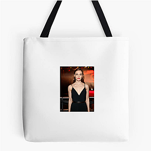 Sophie Mode: Unbothered Sophie Skelton Bags