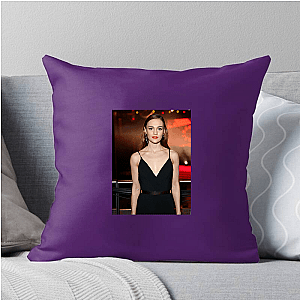 Sophie Mode: Unbothered Sophie Skelton Pillows Cover