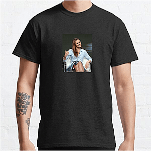 Skelton Stands Tall Sophie Skelton T-Shirts