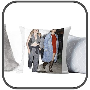 Sophie Turner Pillows Cover