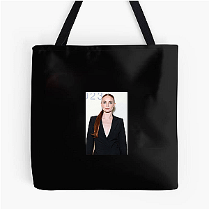 Queen Mode: Sophie Turner Sophie Turner Bags
