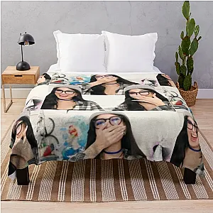 SSSniperWolf Blanket – Sssniperwolf laughing collage Throw Blanket