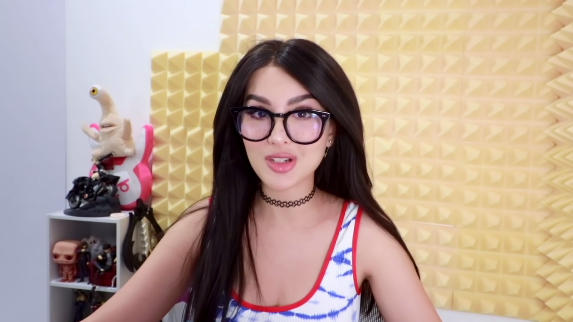 5 Reasons You Should Follow SSSniperWolf On Social Media