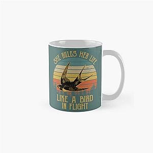 Stevie Nicks She Rules Her Life Like A Bird In Flight Vintage  Classic Mug