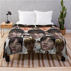 Stray Kids Hyunjin meme Throw Blanket RB1608