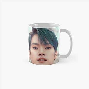 Stray Kids Mugs - Lee Know Double Knot Logo Stray Kids 3RACHA Classic Mug